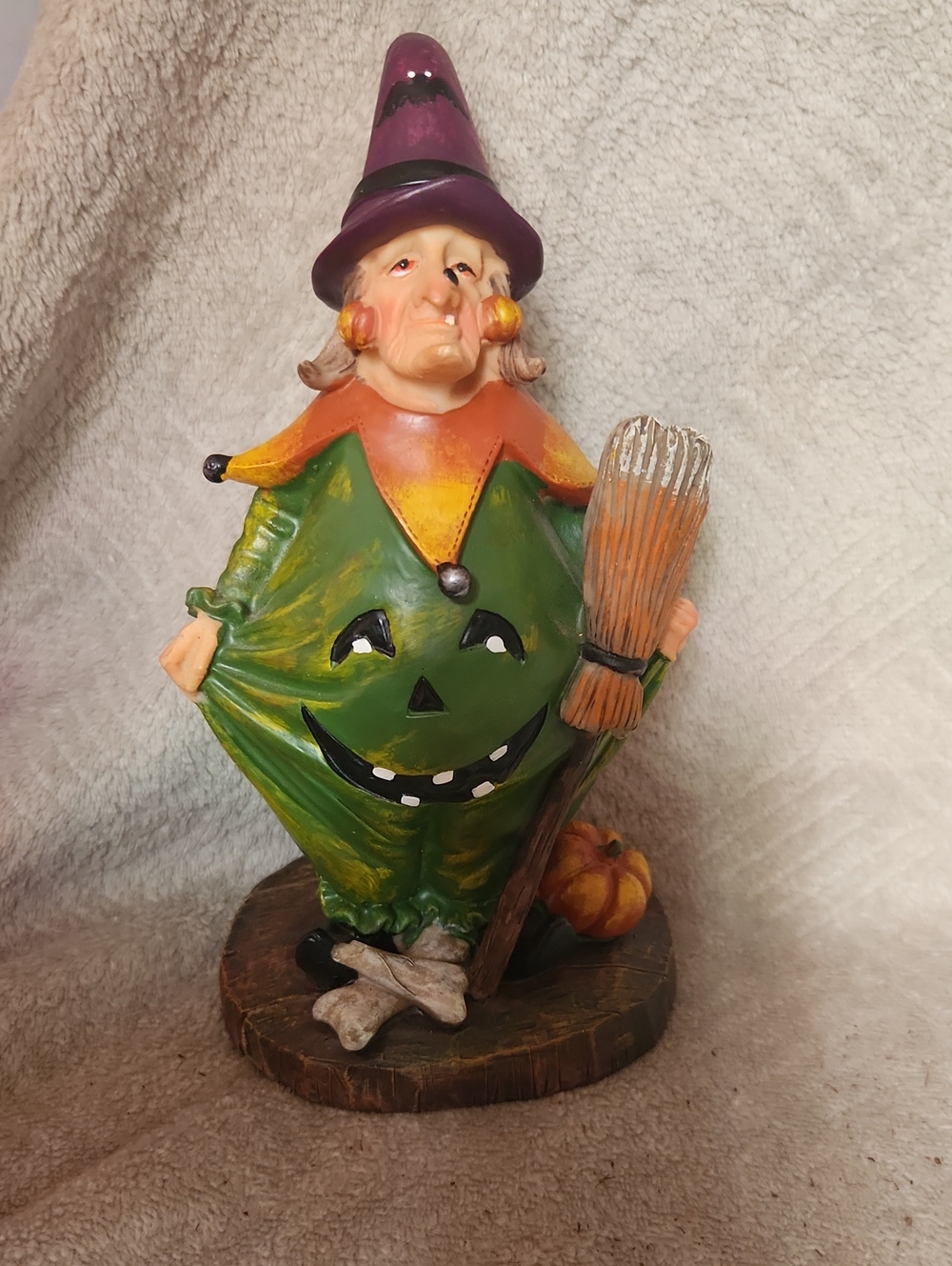 Halloween, Angry Witch Wearing Smiling Jack O Lantern Green Outfit Decoration